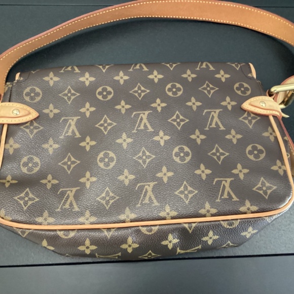 Louis Vuitton Hudson   Extremely Clean - Picture 2 of 9